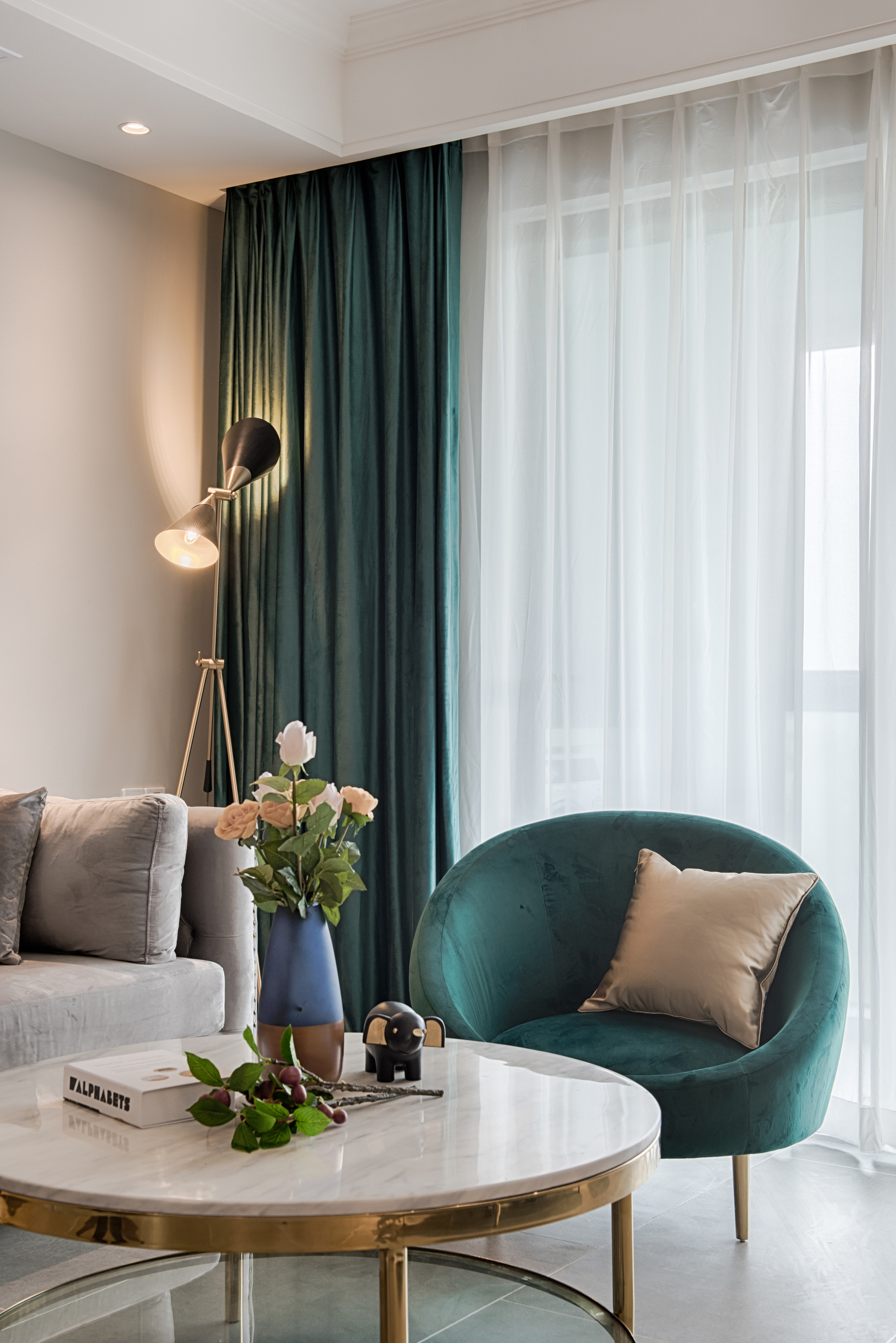 回眸初遇--现代轻奢