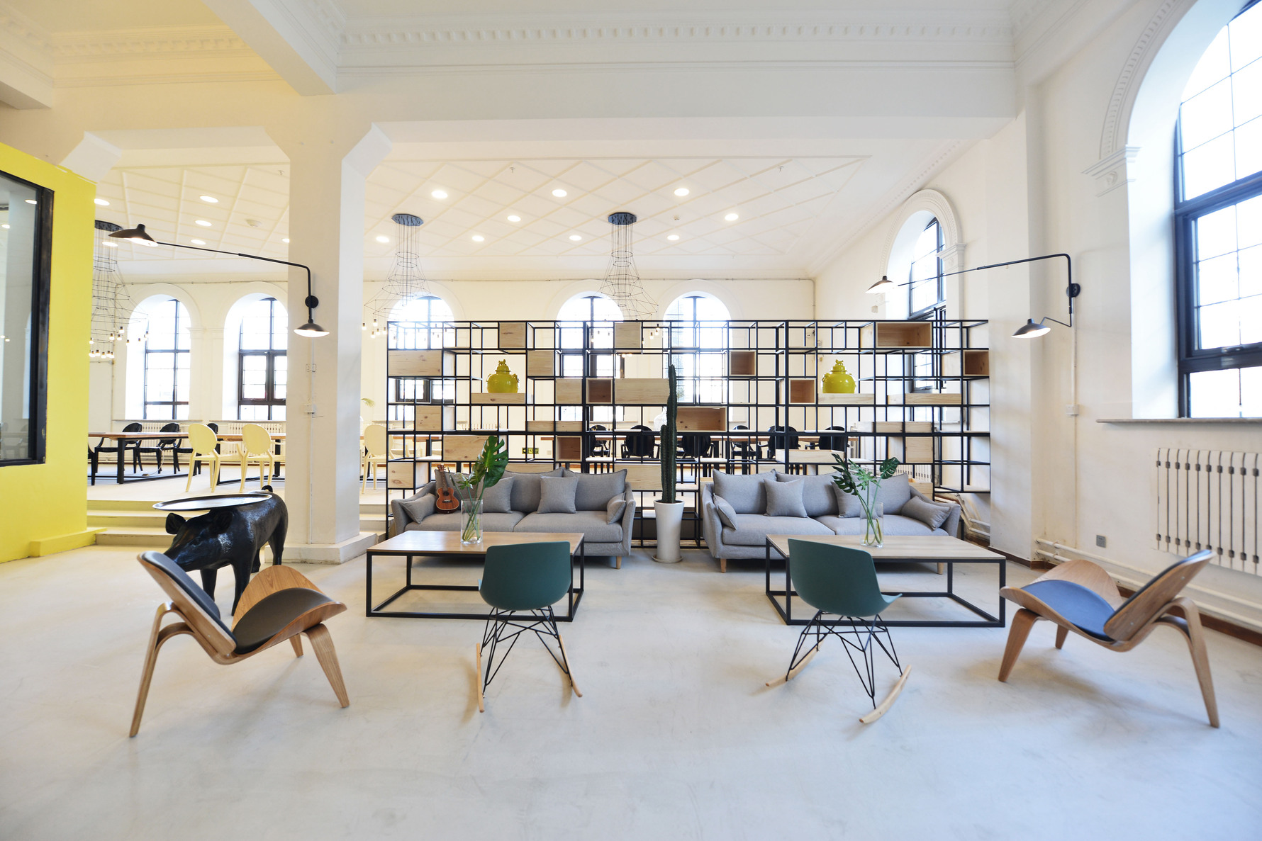 现代风格办公室装修设计效果图