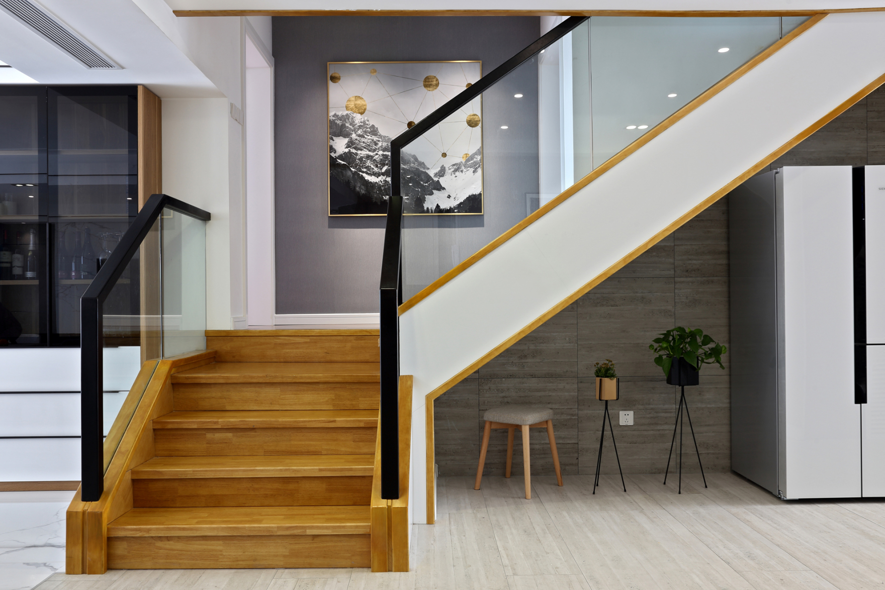 现代风格楼梯间装修设计效果图